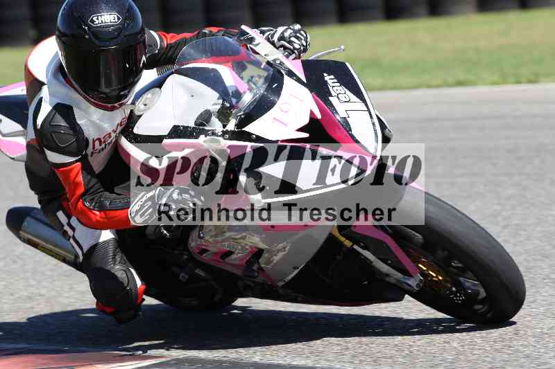 Archiv-2025/42 07.08.2025 Peter Studer Girls Day ADR/Gruppe pink/team